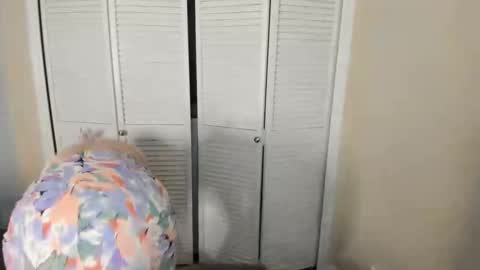 Zoie online show from January 7, 9:06 pm