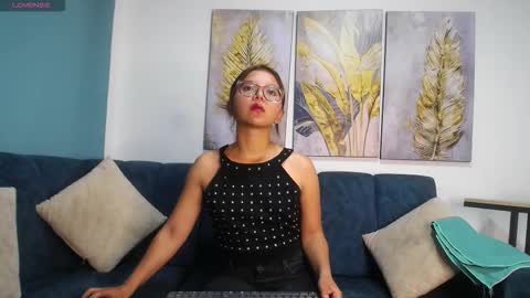 Snapshot of zoow_bluussh chatting on February 7, 11:58 am Zoe online show from February 7, 11:58 am