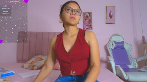 Snapshot of zoow_bluussh chatting on February 25, 12:04 pm Zoe online show from February 25, 12:04 pm