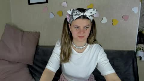 Snapshot of zorianaa_ chatting on May 4, 8:38 pm Zoriana online show from May 4, 8:38 pm