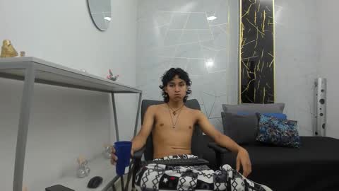     online show from November 13, 7:35 pm