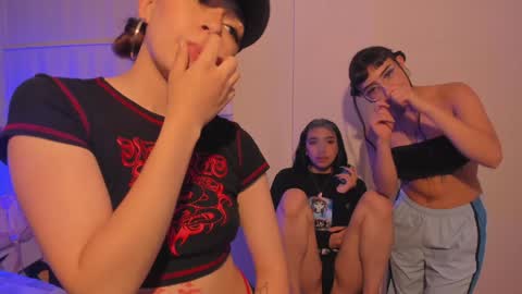 Snapshot of zowi_hottiee chatting on December 11, 6:14 am cintya kors online show from December 11, 6:14 am