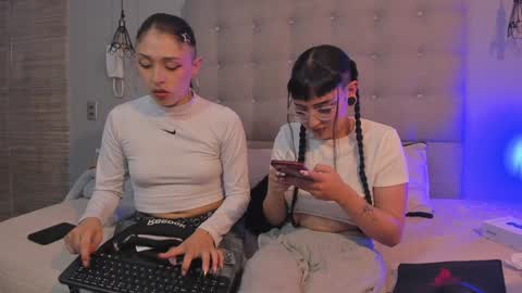 Snapshot of zowi_hottiee chatting on January 8, 9:12 pm cintya kors online show from January 8, 9:12 pm