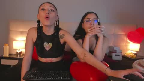 Snapshot of zowi_hottiee chatting on February 15, 2:47 am cintya kors online show from February 15, 2:47 am
