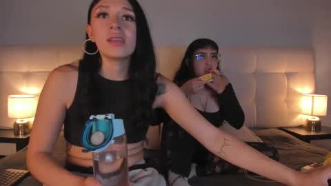 Snapshot of zowi_hottiee chatting on February 22, 2:50 am cintya kors online show from February 22, 2:50 am
