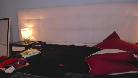 Snapshot of zowi_hottiee chatting on February 25, 8:25 am cintya kors online show from February 25, 8:25 am