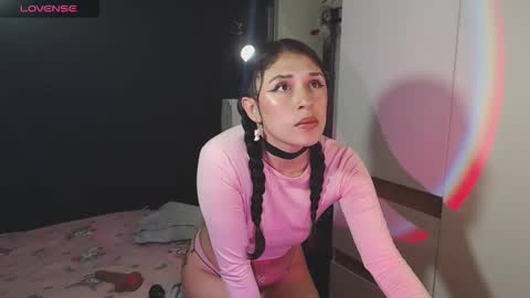 Snapshot of zowi_hottiee chatting on October 15, 12:22 am cintya kors online show from October 15, 12:22 am