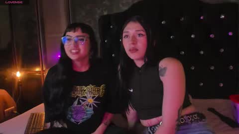 Snapshot of zowi_hottiee chatting on October 18, 2:36 am cintya kors online show from October 18, 2:36 am
