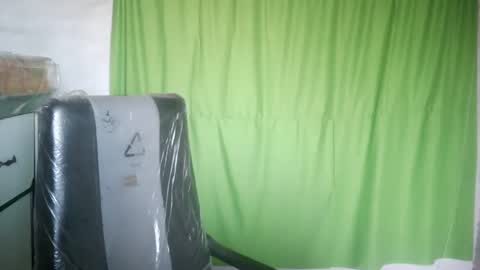 Snapshot of zoyakhan803 chatting on February 12, 12:12 pm zoyakhan803 online show from February 12, 12:12 pm