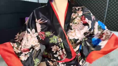 zpzphot online show from February 23, 9:01 pm