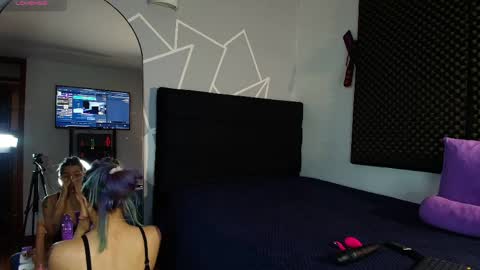 zpzphot online show from April 5, 6:38 pm