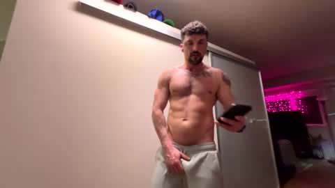 Snapshot of zuko_zen69 chatting on February 27, 3:47 am Zuko online show from February 27, 3:47 am