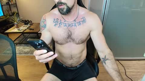 Snapshot of zuko_zen69 chatting on October 4, 4:32 am Zuko online show from October 4, 4:32 am