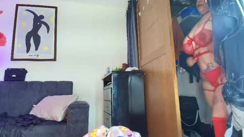Snapshot of zully_green chatting on April 15, 4:19 am zully_green online show from April 15, 4:19 am
