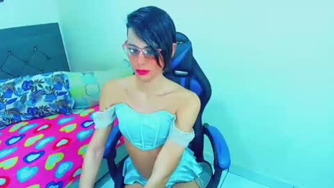 Snapshot of zulramth chatting on June 23, 10:02 am zulramth online show from June 23, 10:02 am