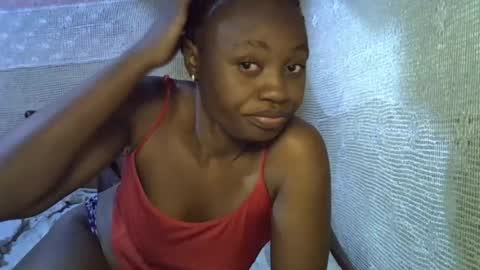 Snapshot of zuri255 chatting on June 17, 8:06 am zuri255 online show from June 17, 8:06 am