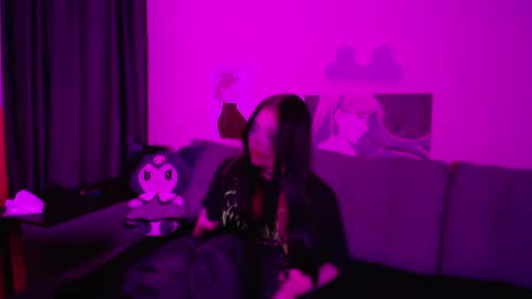 Ashley online show from April 14, 9:43 pm