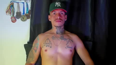 Snapshot of zyongarcia2020 chatting on January 4, 12:48 am zyon garcia online show from January 4, 12:48 am