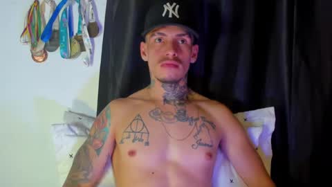 Snapshot of zyongarcia2020 chatting on January 20, 9:53 pm zyon garcia online show from January 20, 9:53 pm