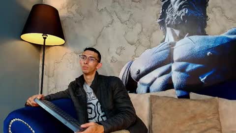 Zyro Nigth online show from December 15, 7:18 pm