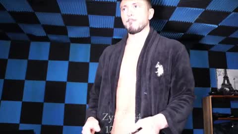 Snapshot of zyzz4444 chatting on December 29, 7:22 pm Greek God online show from December 29, 7:22 pm