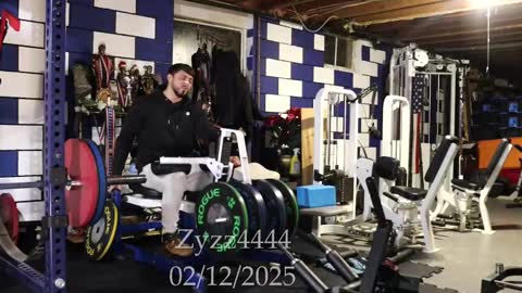 Snapshot of zyzz4444 chatting on February 13, 1:50 am Greek God online show from February 13, 1:50 am