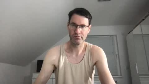 Snapshot of zzz123_cam chatting on January 5, 4:38 pm zzz123_cam online show from January 5, 4:38 pm