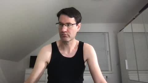 Snapshot of zzz123_cam chatting on February 9, 3:56 pm zzz123_cam online show from February 9, 3:56 pm