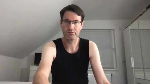 Snapshot of zzz123_cam chatting on September 21, 3:24 pm zzz123_cam online show from September 21, 3:24 pm