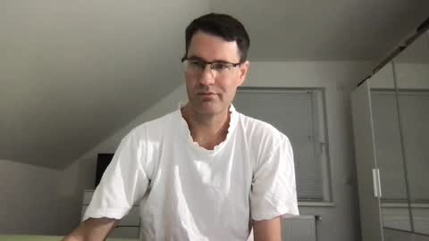 Snapshot of zzz123_cam chatting on October 31, 2:51 pm zzz123_cam online show from October 31, 2:51 pm