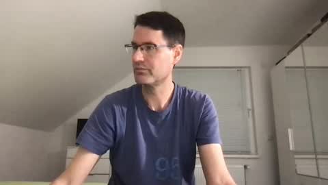 Snapshot of zzz123_cam chatting on November 9, 4:16 pm zzz123_cam online show from November 9, 4:16 pm