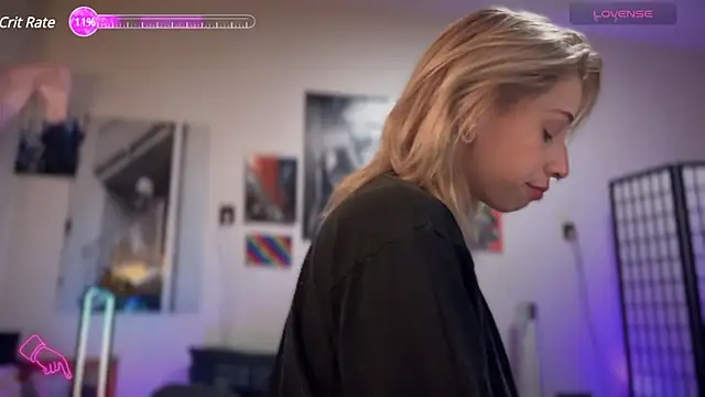 Snapshot of Mannarie_Madsinn chatting on December 9, 12:56 am Mannarie Madsinn online show from December 9, 12:56 am