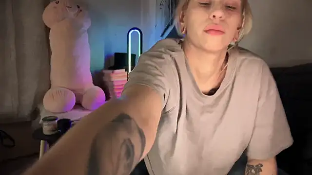 Snapshot of Mannarie_Madsinn chatting on March 21, 2:07 am Mannarie Madsinn online show from March 21, 2:07 am