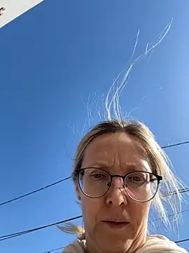 angelmommu online show from March 12, 7:14 am