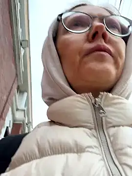 angelmommu online show from March 31, 6:25 am