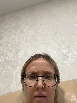 angelmommu online show from April 7, 10:59 am