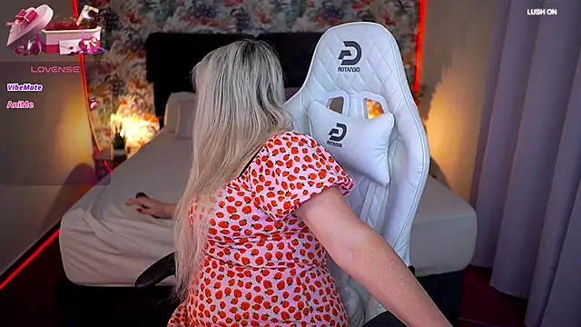 MissyMartinez online show from January 12, 3:39 pm