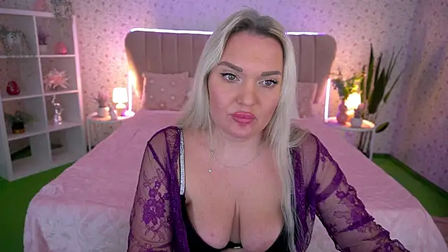 MissyMartinez online show from March 20, 5:07 pm