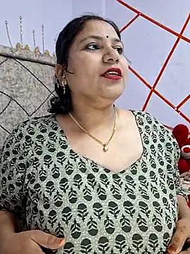 Snapshot of MOM-SUN-COUPLE chatting on February 26, 4:56 pm MOM-SUN-COUPLE online show from February 26, 4:56 pm