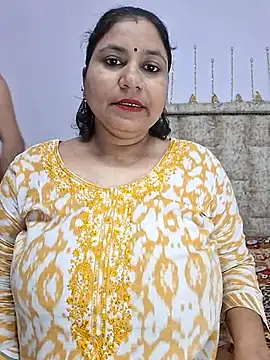 Snapshot of MOM-SUN-COUPLE chatting on March 21, 5:23 pm MOM-SUN-COUPLE online show from March 21, 5:23 pm