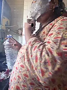 MOM-SUN-COUPLE online show from March 31, 6:47 am