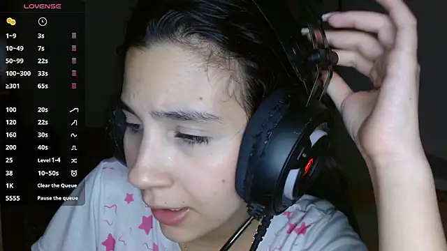 Snapshot of mia__lopez_ chatting on December 14, 6:13 am mia lopez online show from December 14, 6:13 am