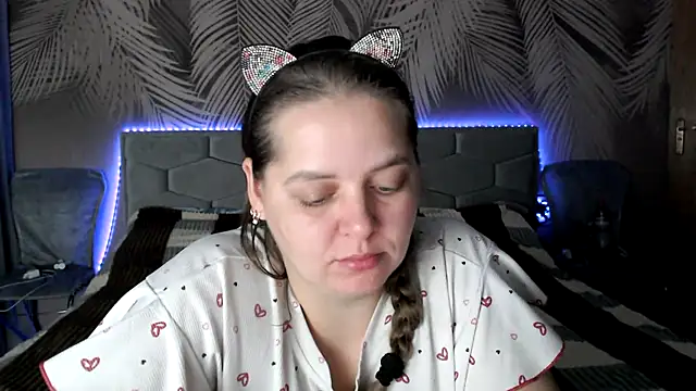 uliastar online show from November 13, 8:57 am