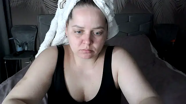 uliastar online show from April 7, 7:31 am