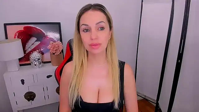 PamelaFlowers online show from January 8, 6:31 pm