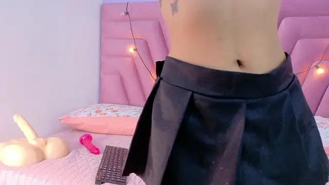 kinkylittlegirll online show from January 18, 12:53 pm