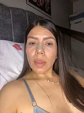 martina contreras online show from April 10, 12:05 am