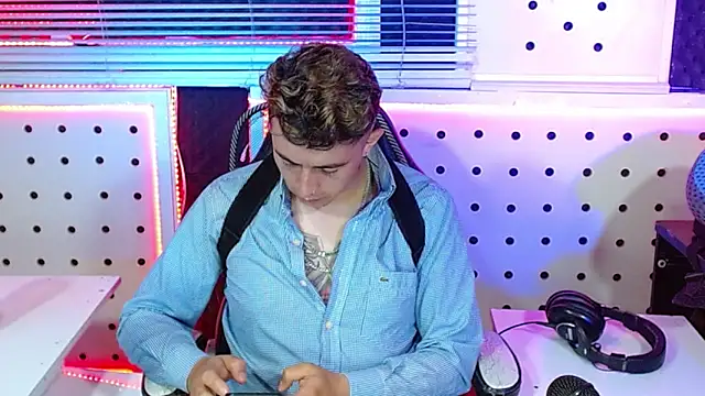 Darko0717 online show from November 4, 11:42 am