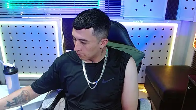 Darko0717 online show from February 27, 11:38 pm