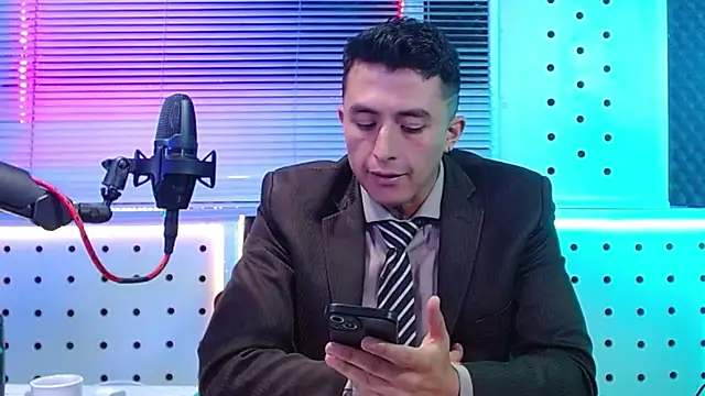 Darko0717 online show from April 16, 3:35 pm